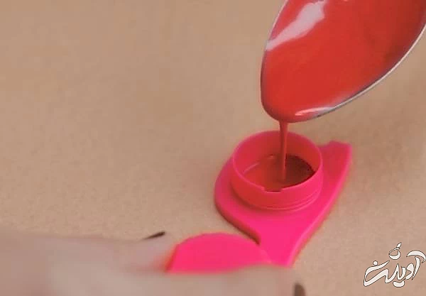 نحوه تعمیر رژ لب شکسته تعمیر رژ لب شکسته